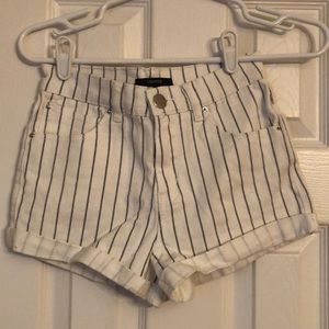 New Forever 21 white denim pinstriped shorts